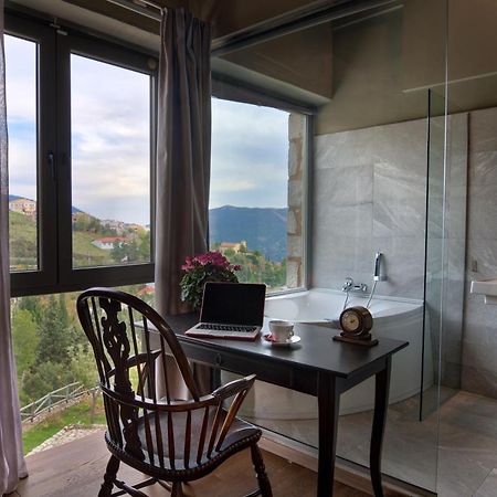 Aegli Arachova Hotel ภายนอก รูปภาพ