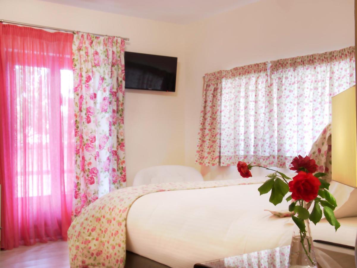Aegli Arachova Hotel ภายนอก รูปภาพ