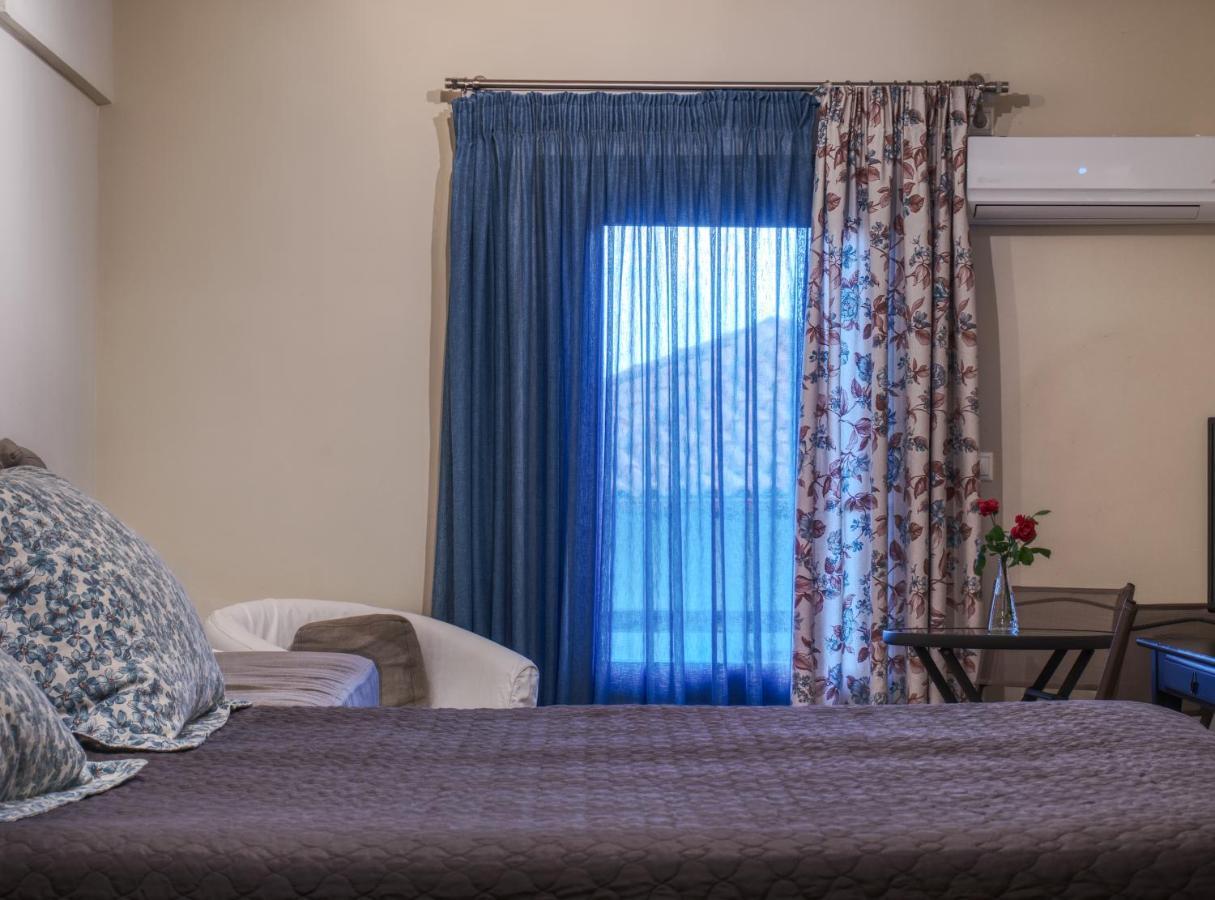 Aegli Arachova Hotel ภายนอก รูปภาพ