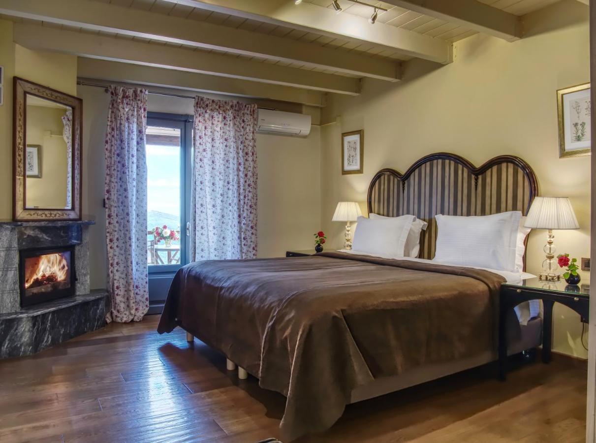 Aegli Arachova Hotel ภายนอก รูปภาพ