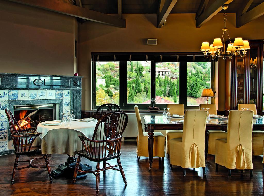 Aegli Arachova Hotel ภายนอก รูปภาพ