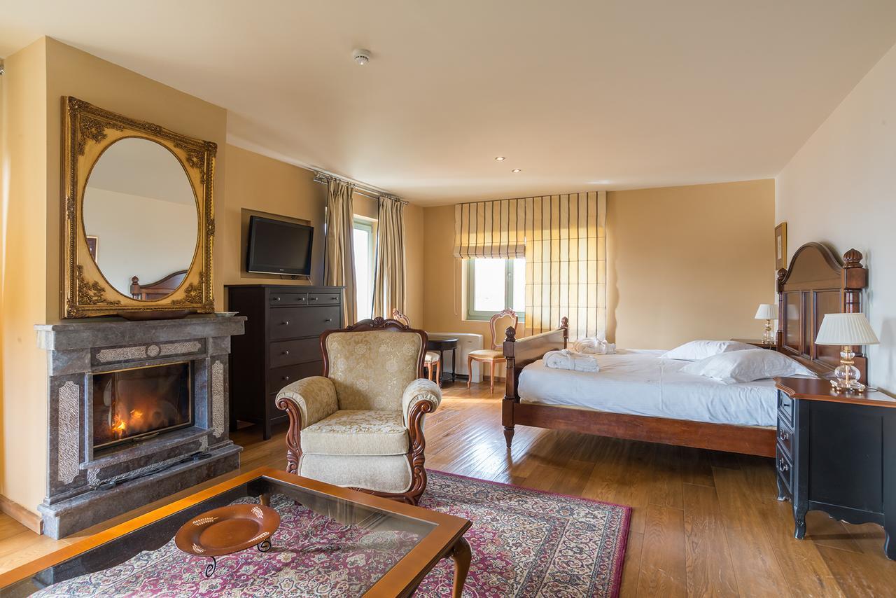 Aegli Arachova Hotel ภายนอก รูปภาพ
