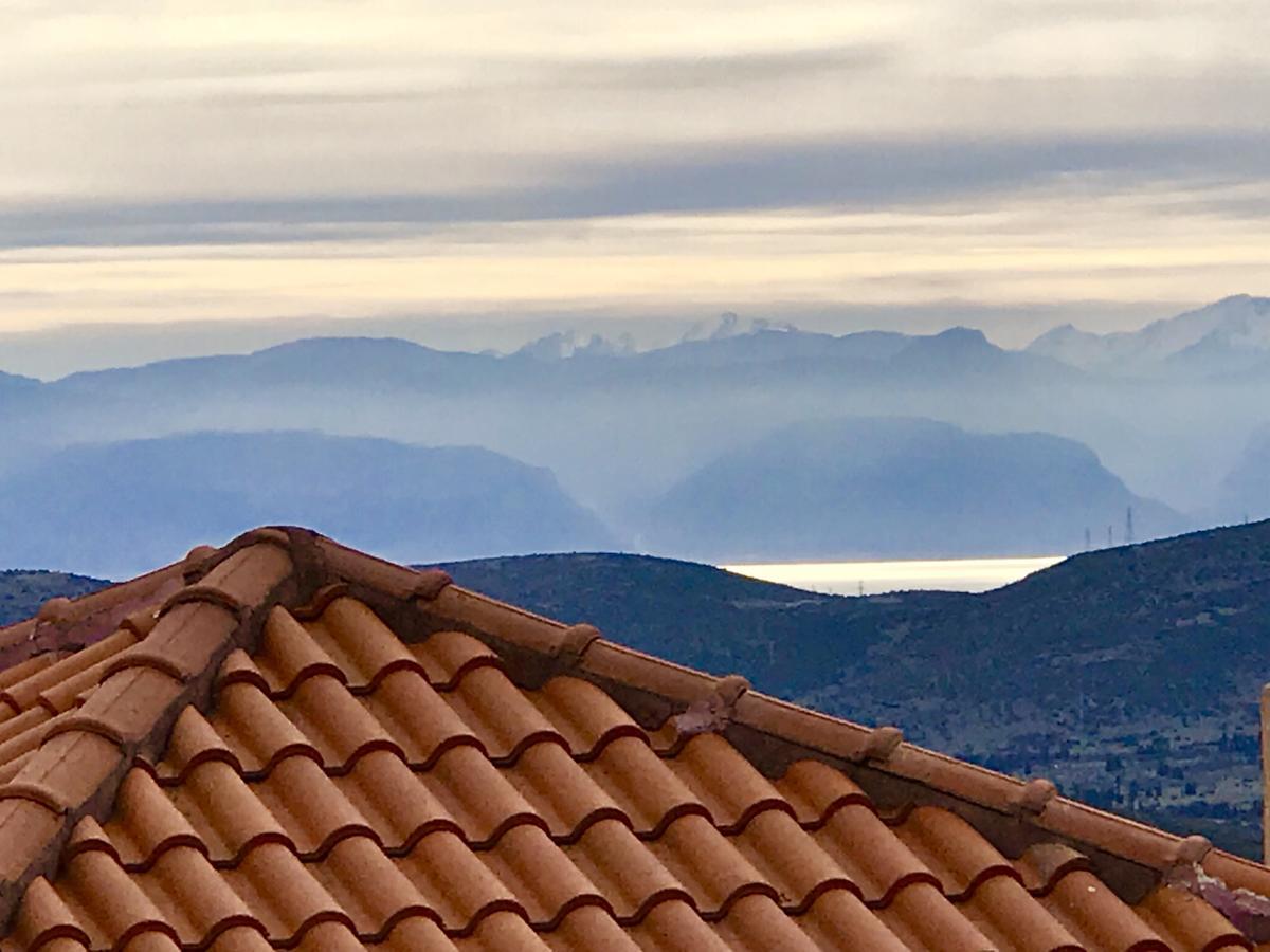 Aegli Arachova Hotel ภายนอก รูปภาพ