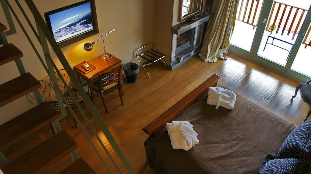 Aegli Arachova Hotel ภายนอก รูปภาพ